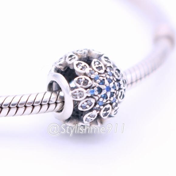 Pandora Jewelry - Authentic PANDORA Crystalized Snowflakes Charm - 791760NBLMX